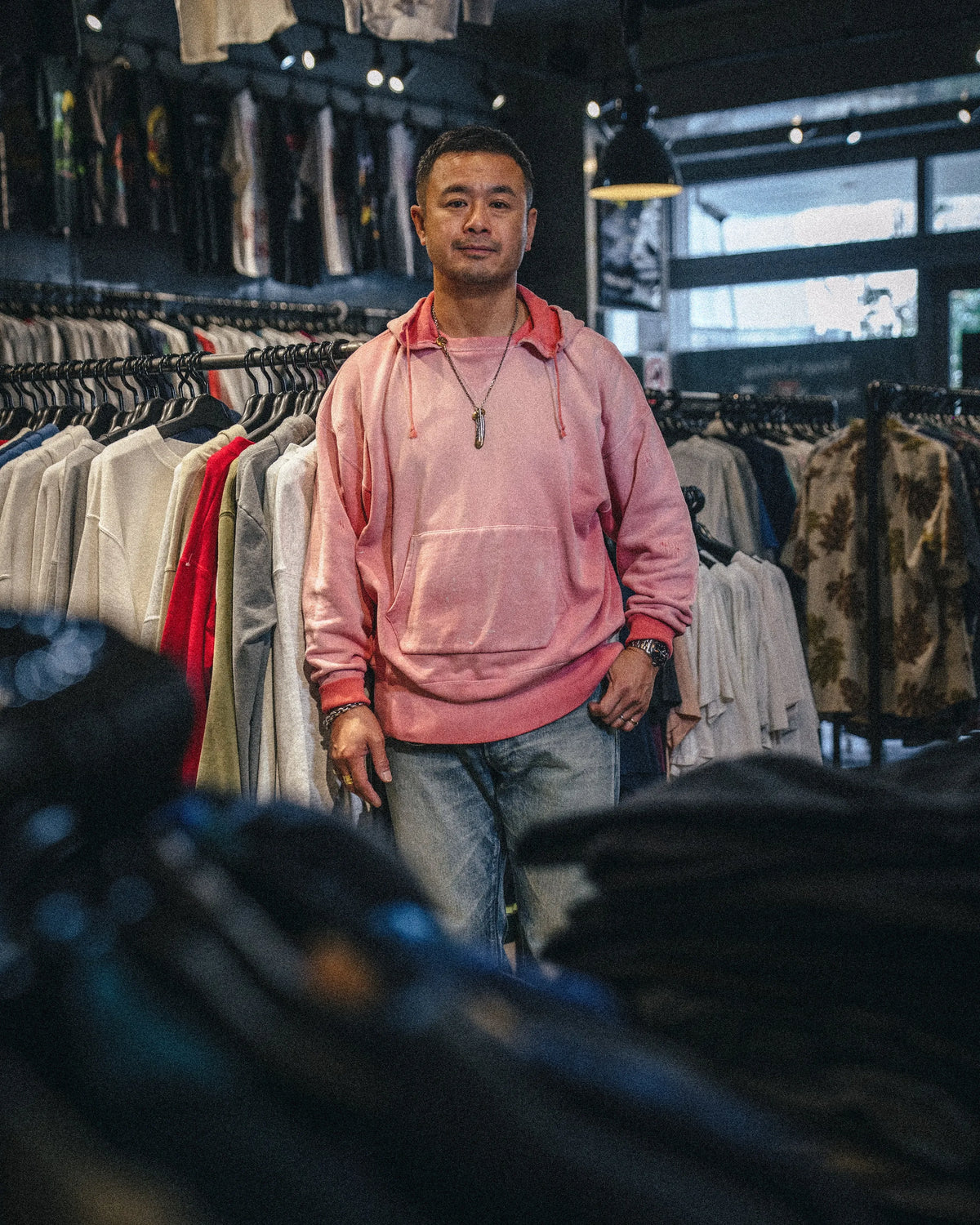 SAINT Mxxxxxx × BerBerJinコラボフーディー着用画像