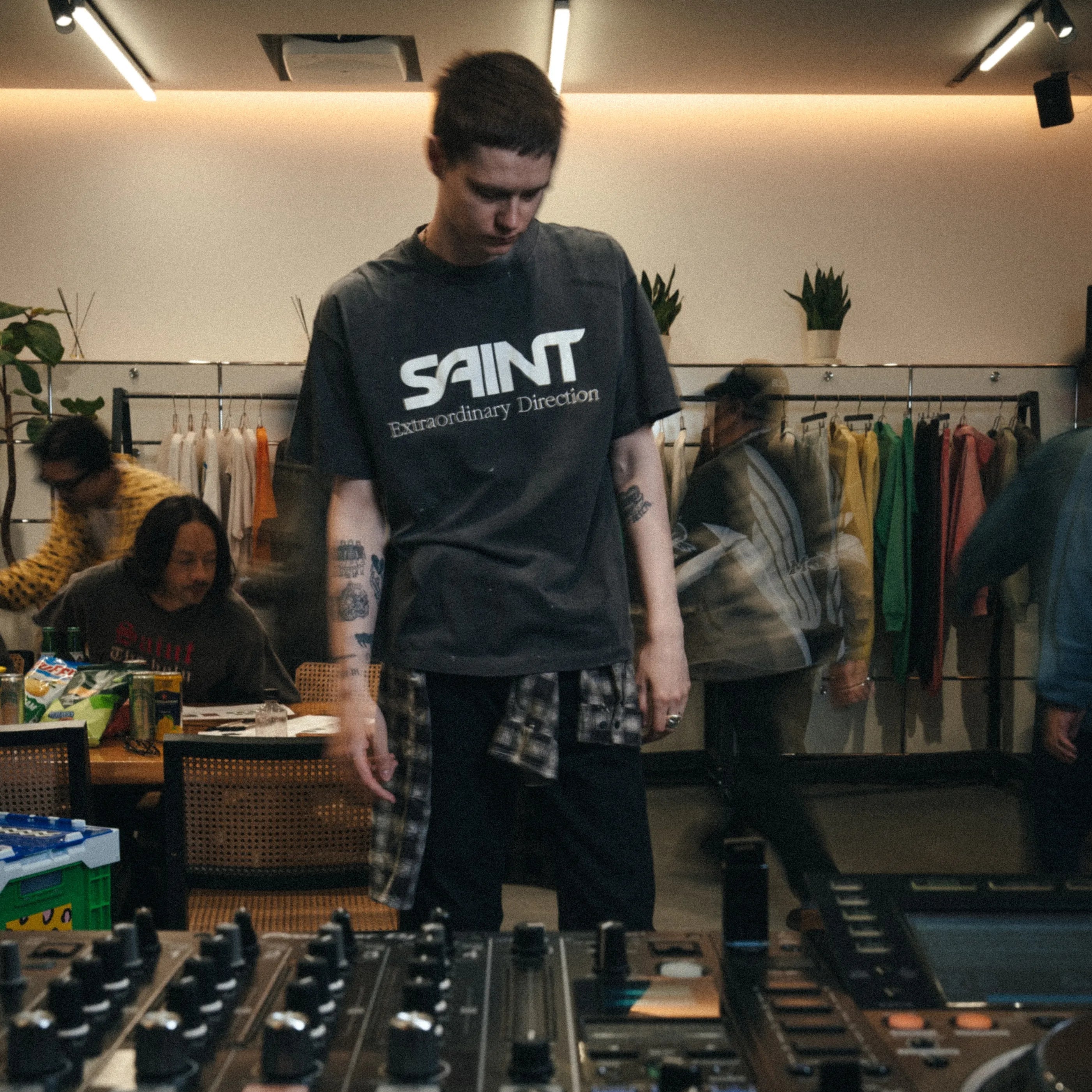 SM-MK1-0000-005/SS T-SHIRT/EMBROIDERY/BLACK