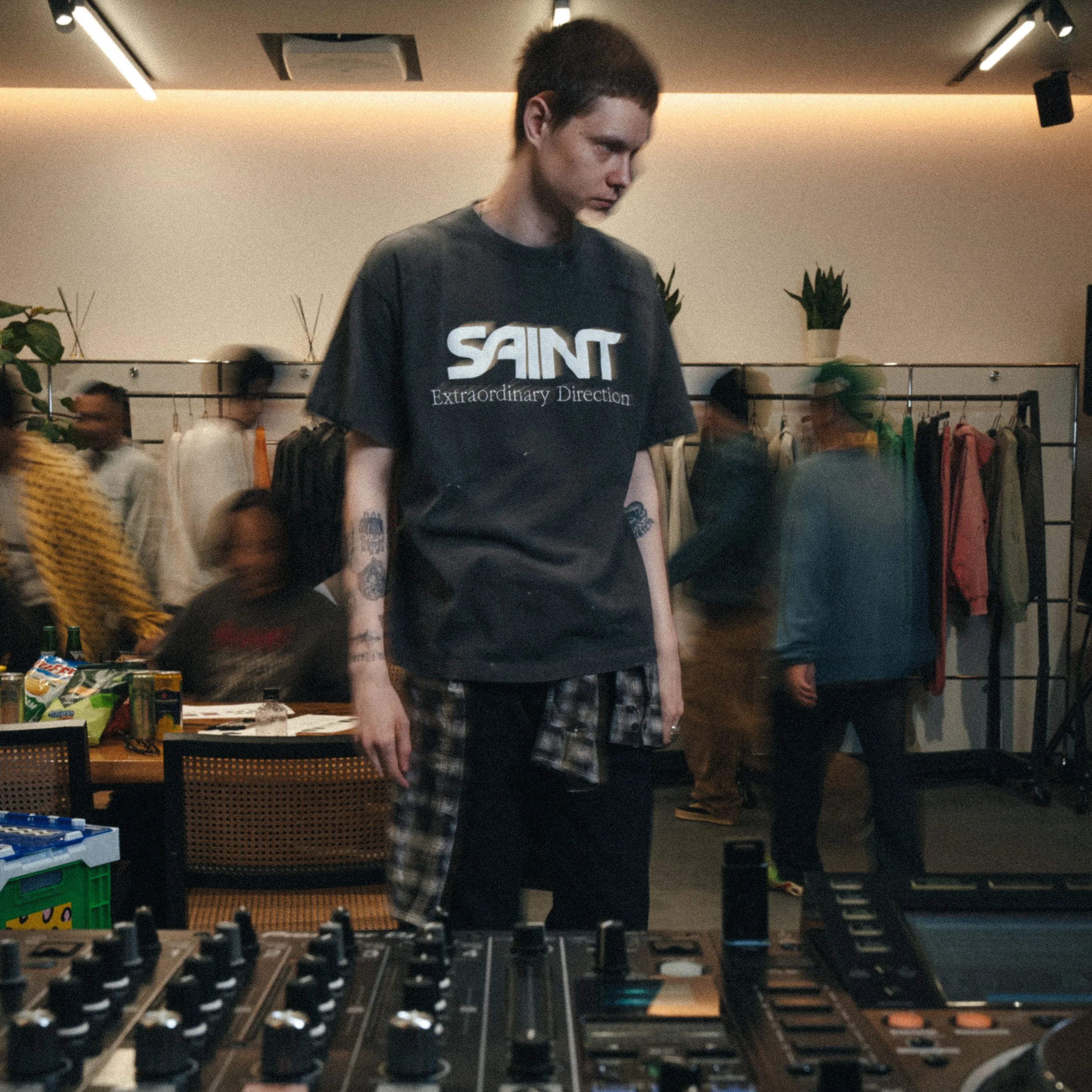 SM-MK1-0000-005/SS T-SHIRT/EMBROIDERY/BLACK