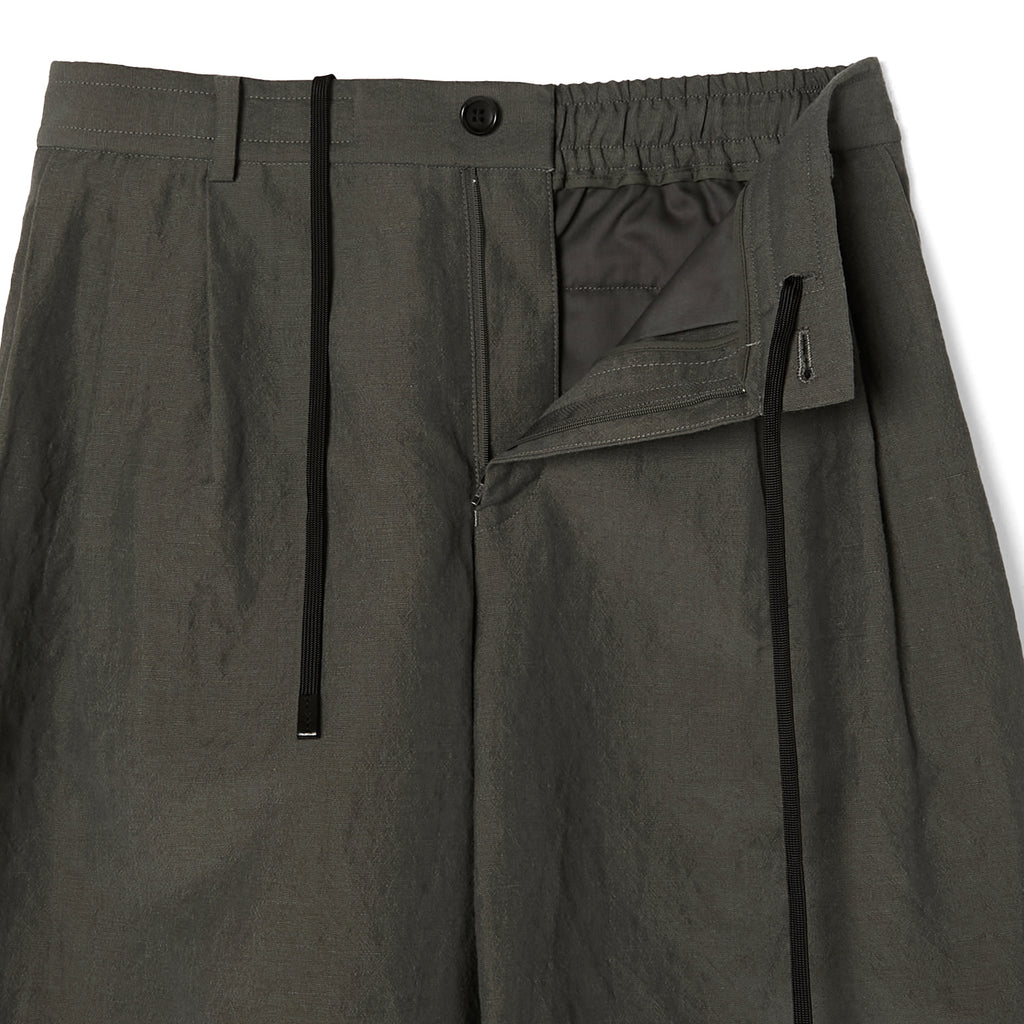 [2251-PT50-001] TUCKED HALF PANTS [2 COLORS]