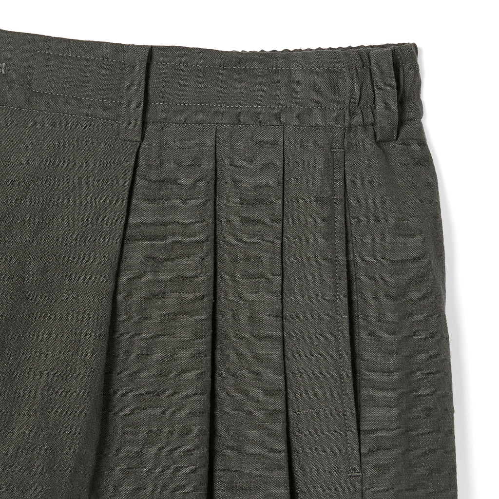 [2251-PT50-001] TUCKED HALF PANTS [2 COLORS]