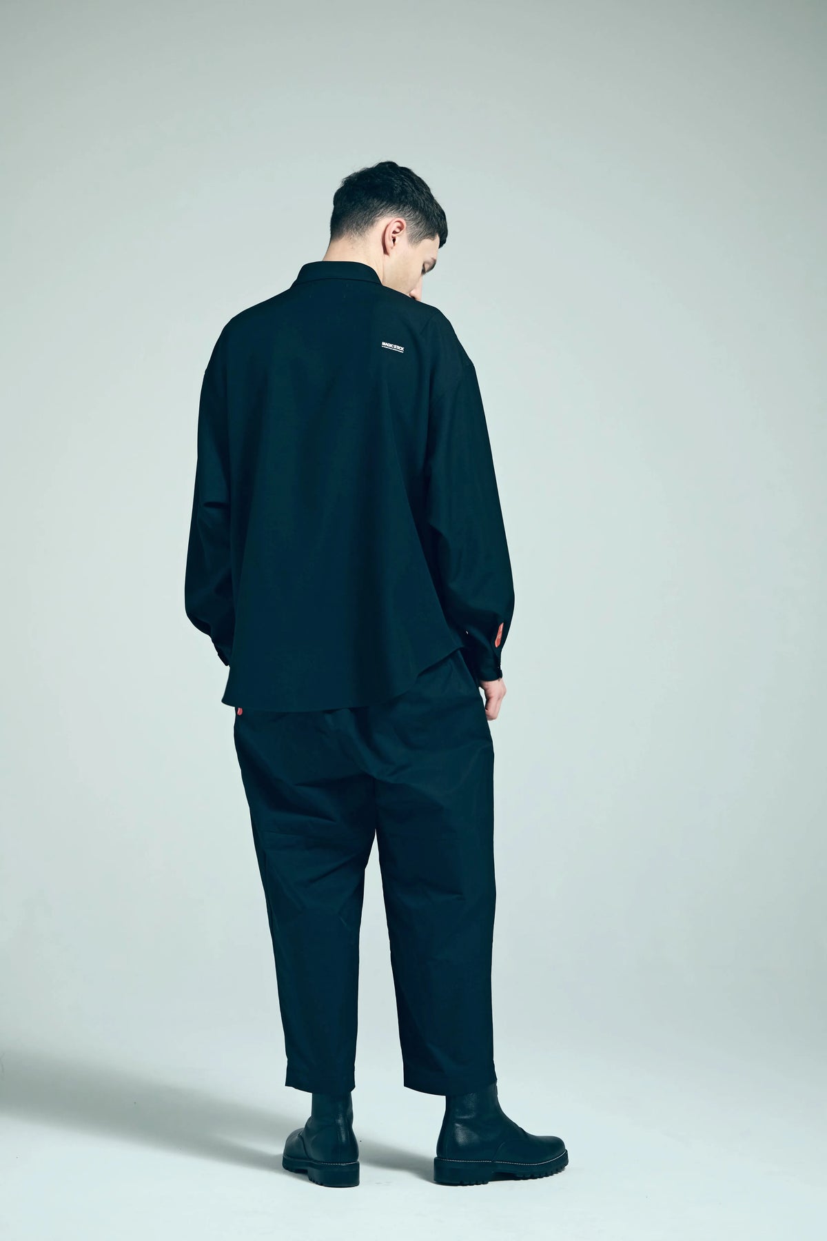 THE DEFINITIVE ESSENTIAL SHIRT [2COLERS]