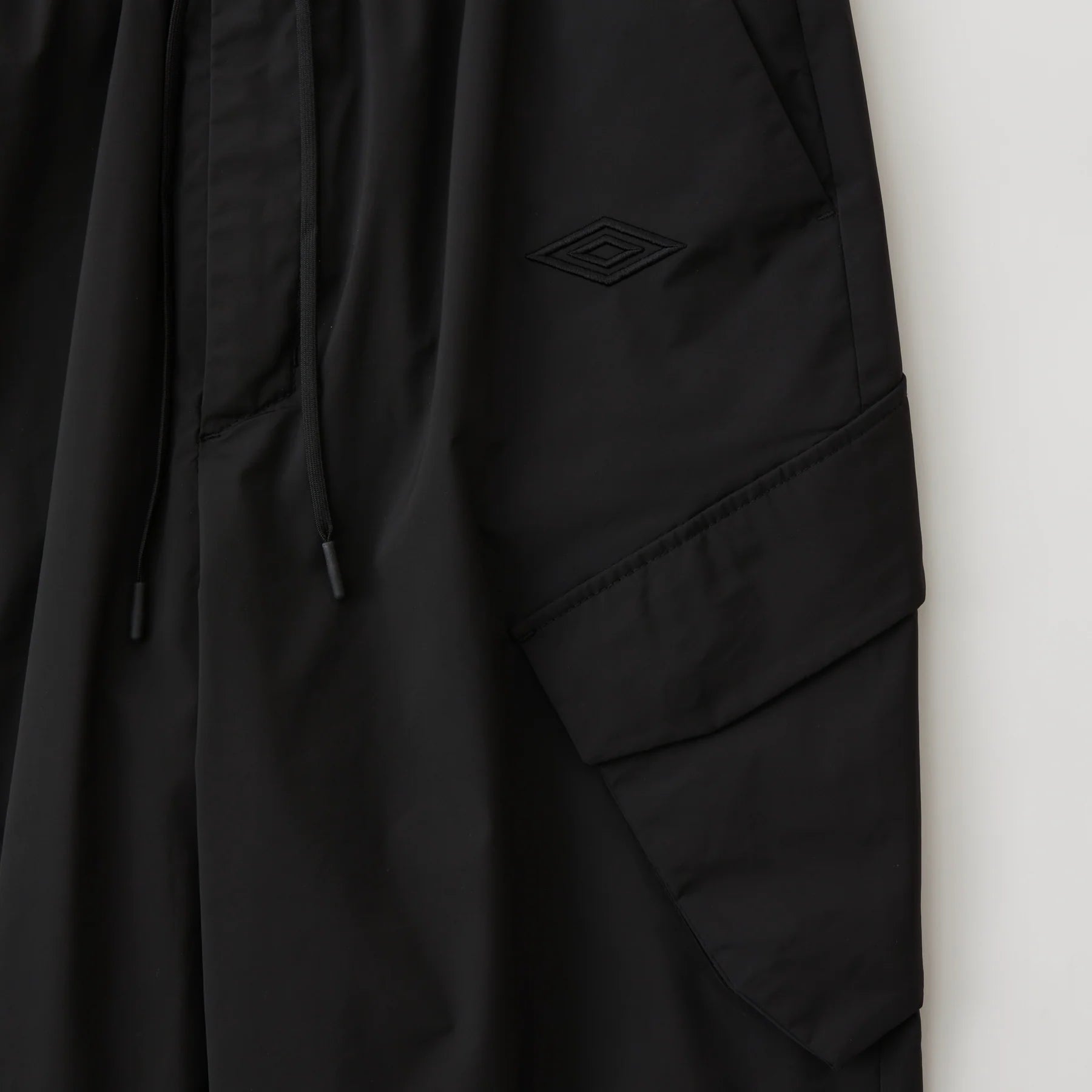 WM×UMBRO EASY CARGO PANTS | WHITE MOUNTAINEERING（ホワイト 