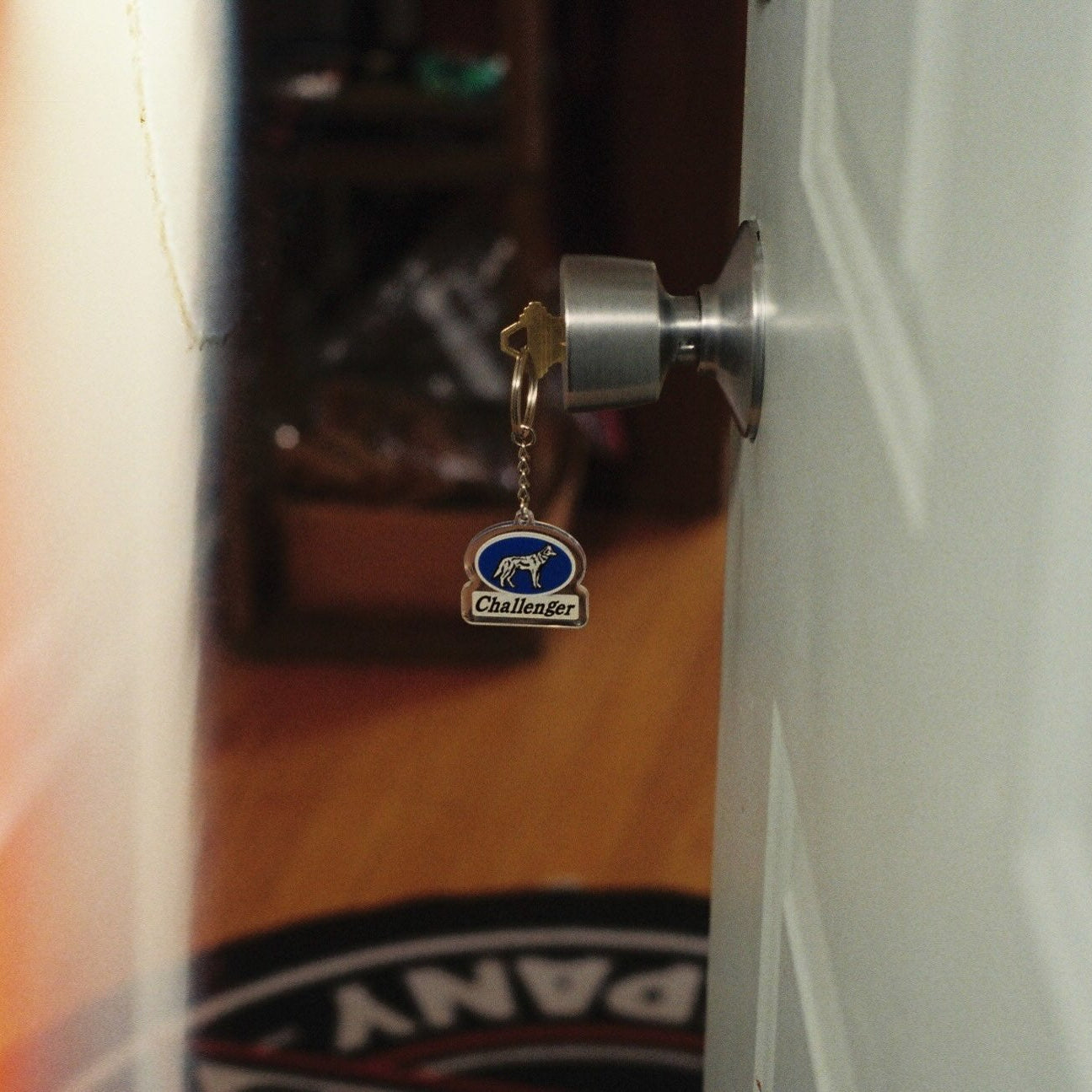 WOLF KEY RING