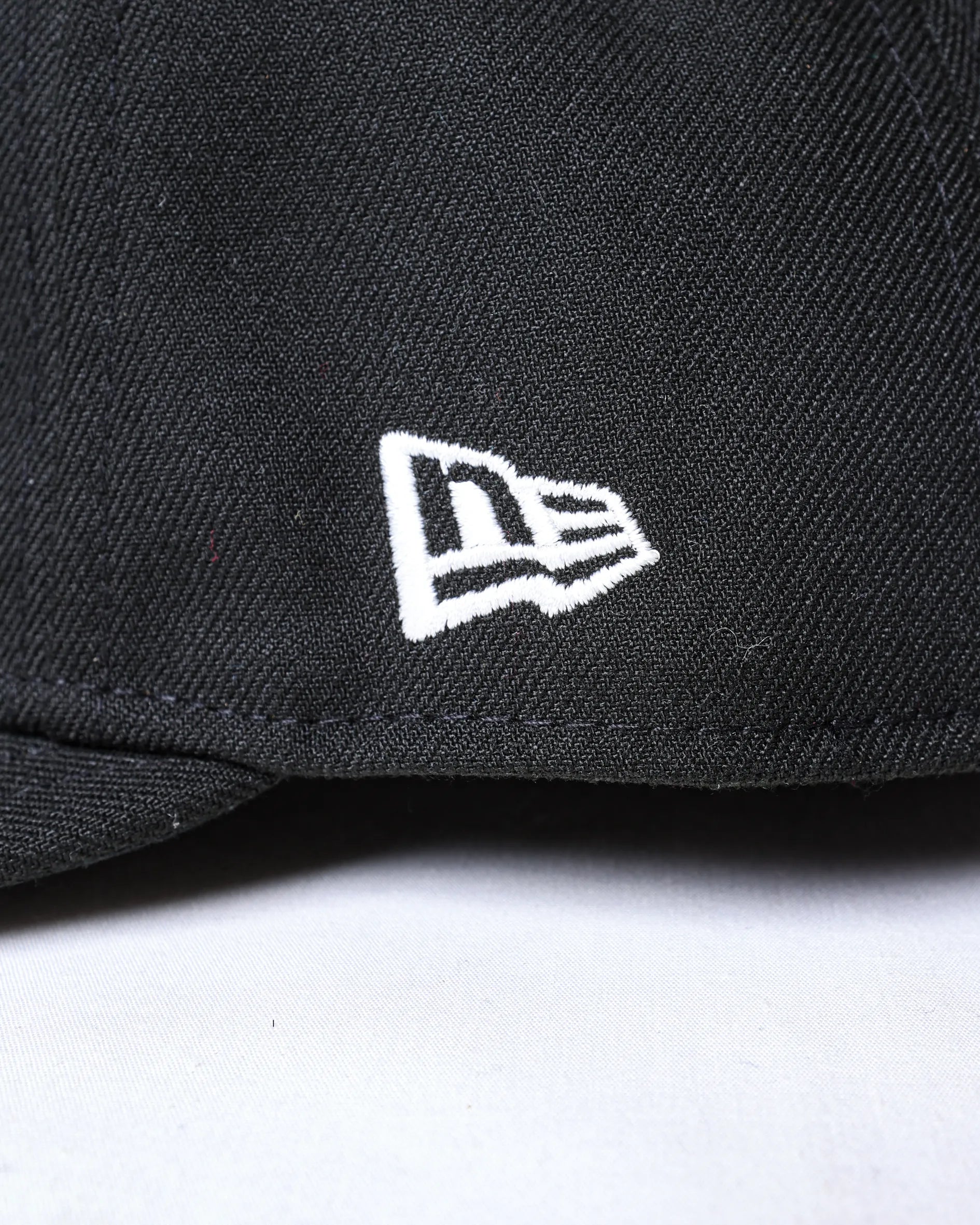 5950 SB LR EMBROIDERY LOGO CAP