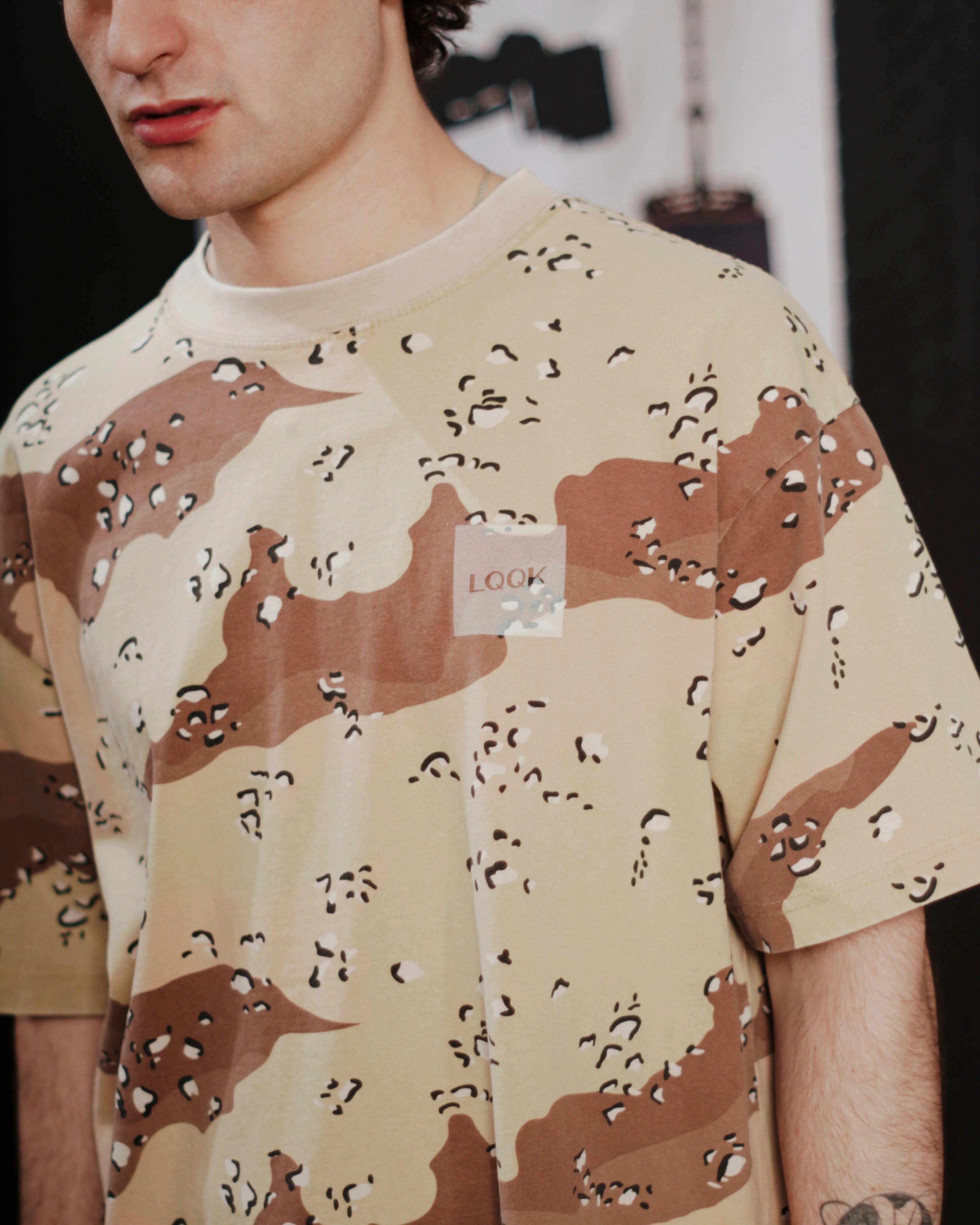 CAMO BOX LOGO TEE