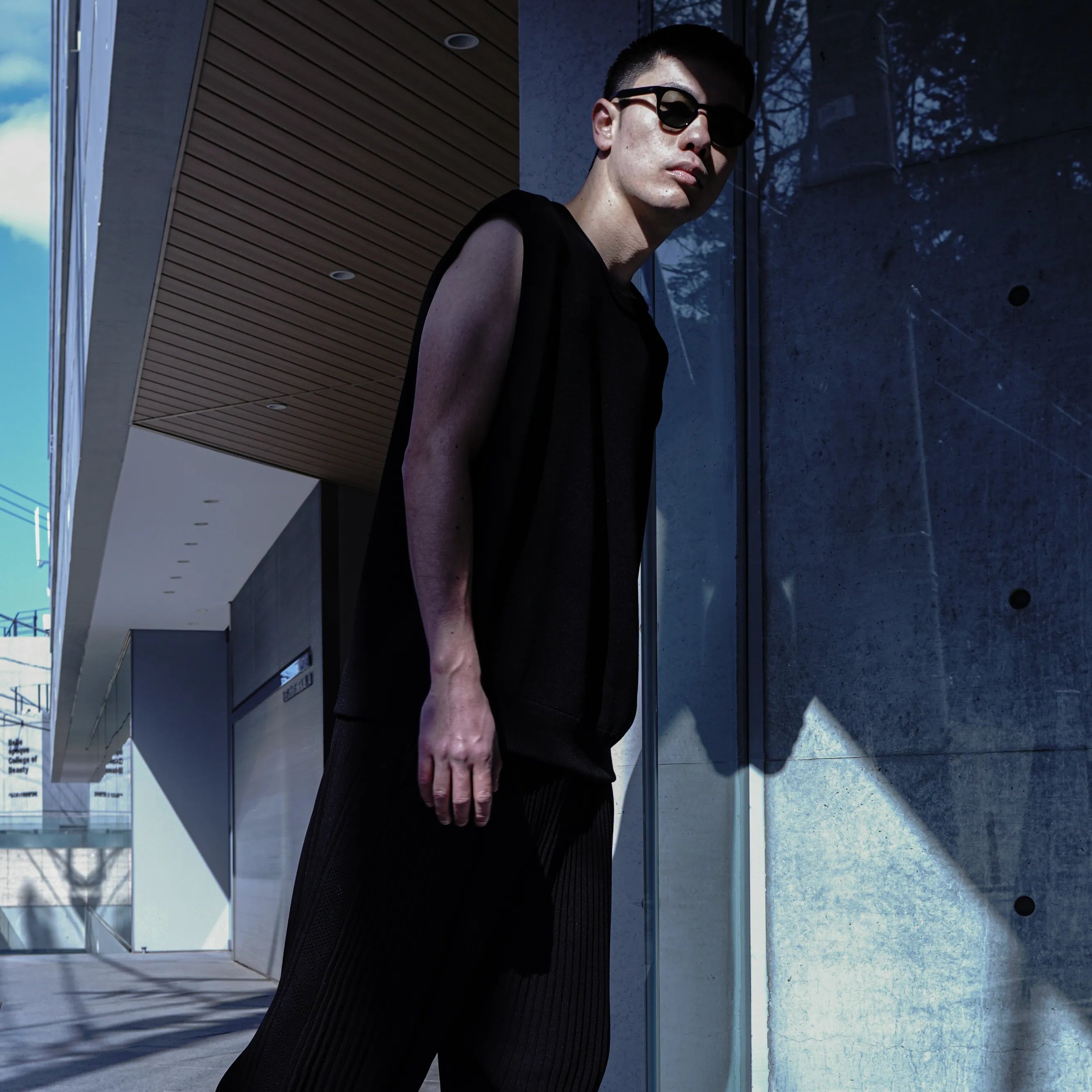 MONOLITH KNIT NO SLEEVE T
