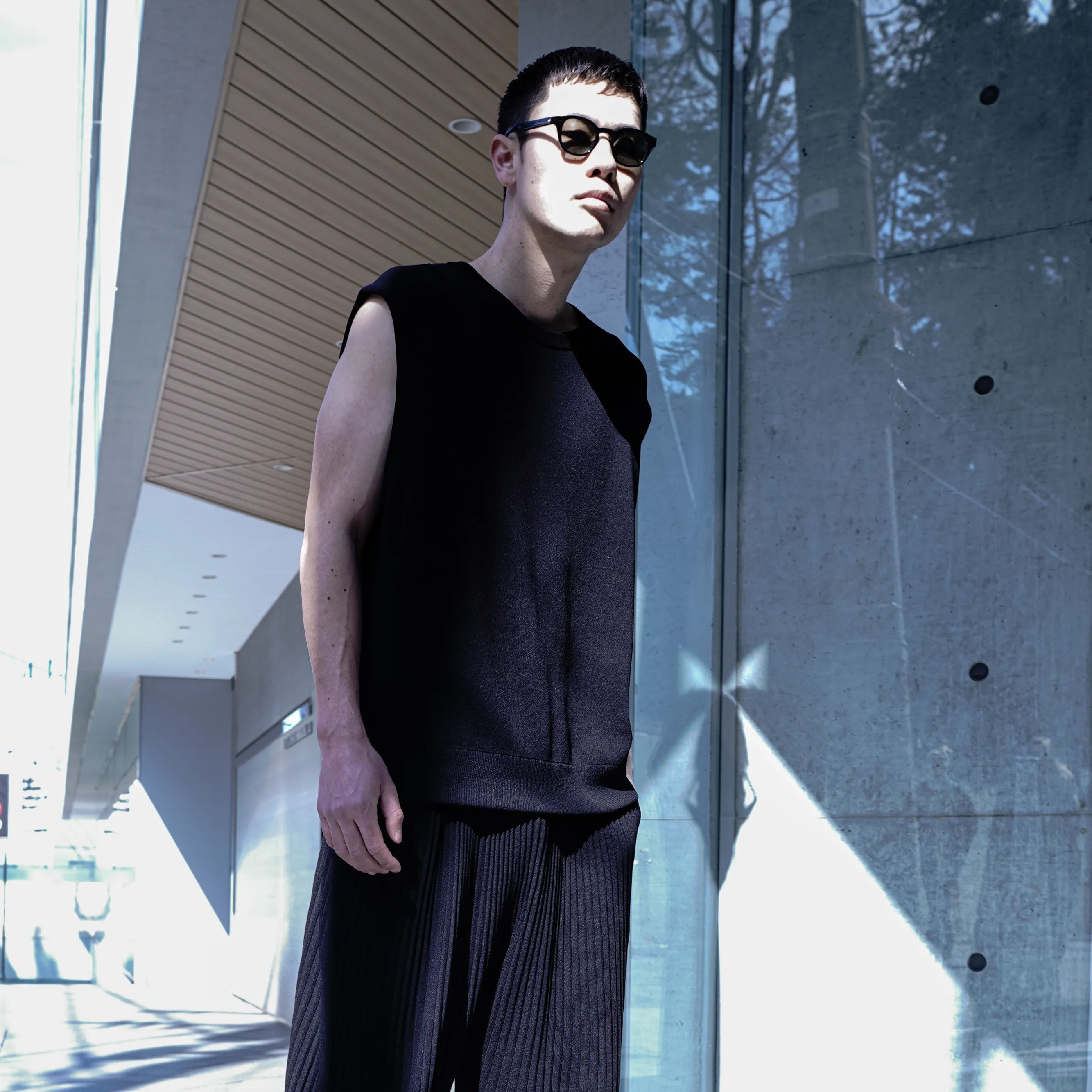MONOLITH KNIT NO SLEEVE T