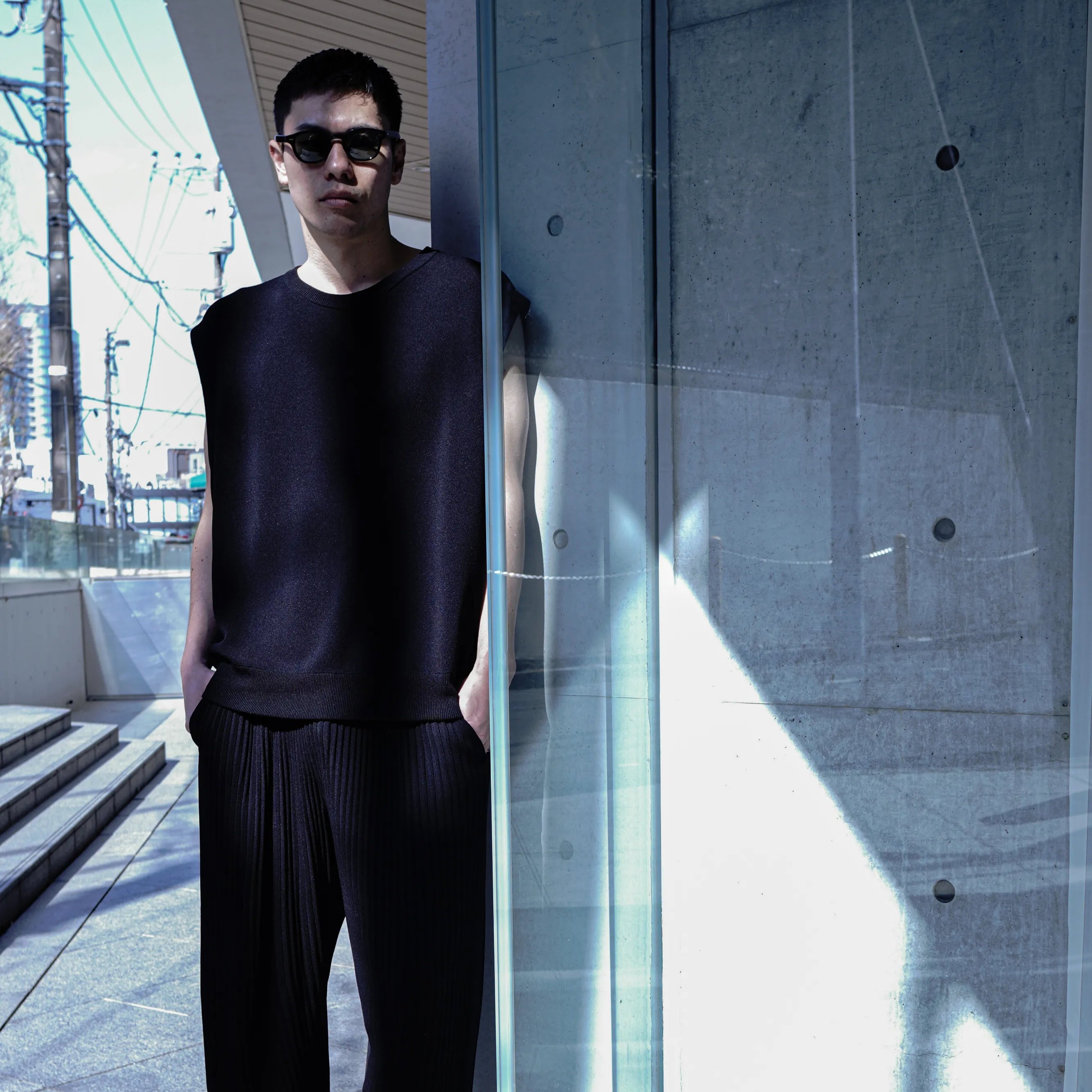 MONOLITH KNIT NO SLEEVE T