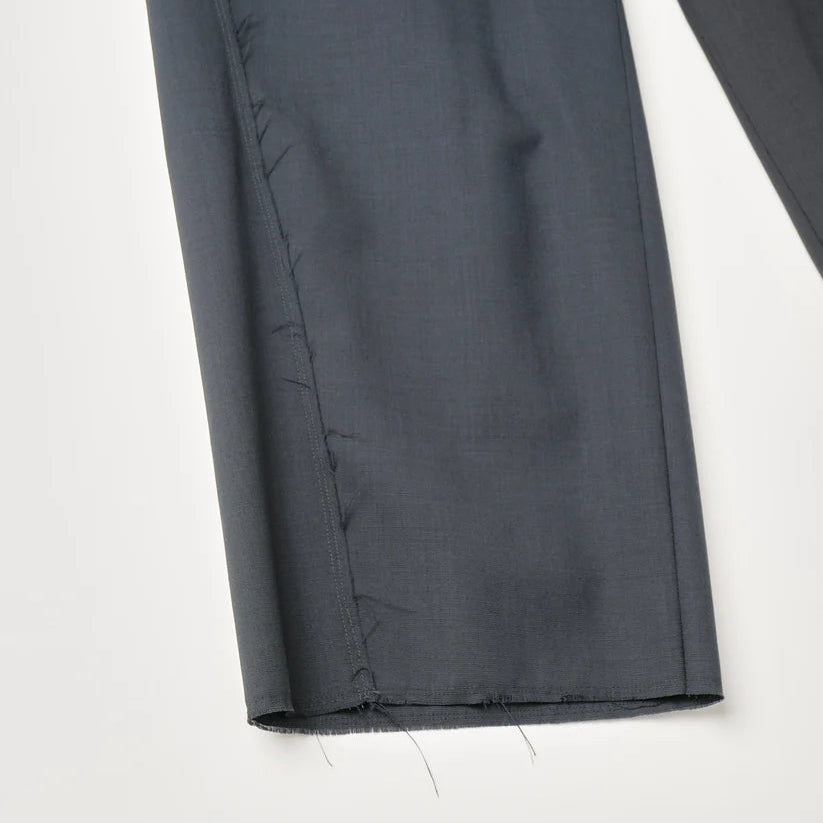 WOOL CALM SKIN SHIFTED SEAM ONE TUCK TROUSERS : TELE CUT
