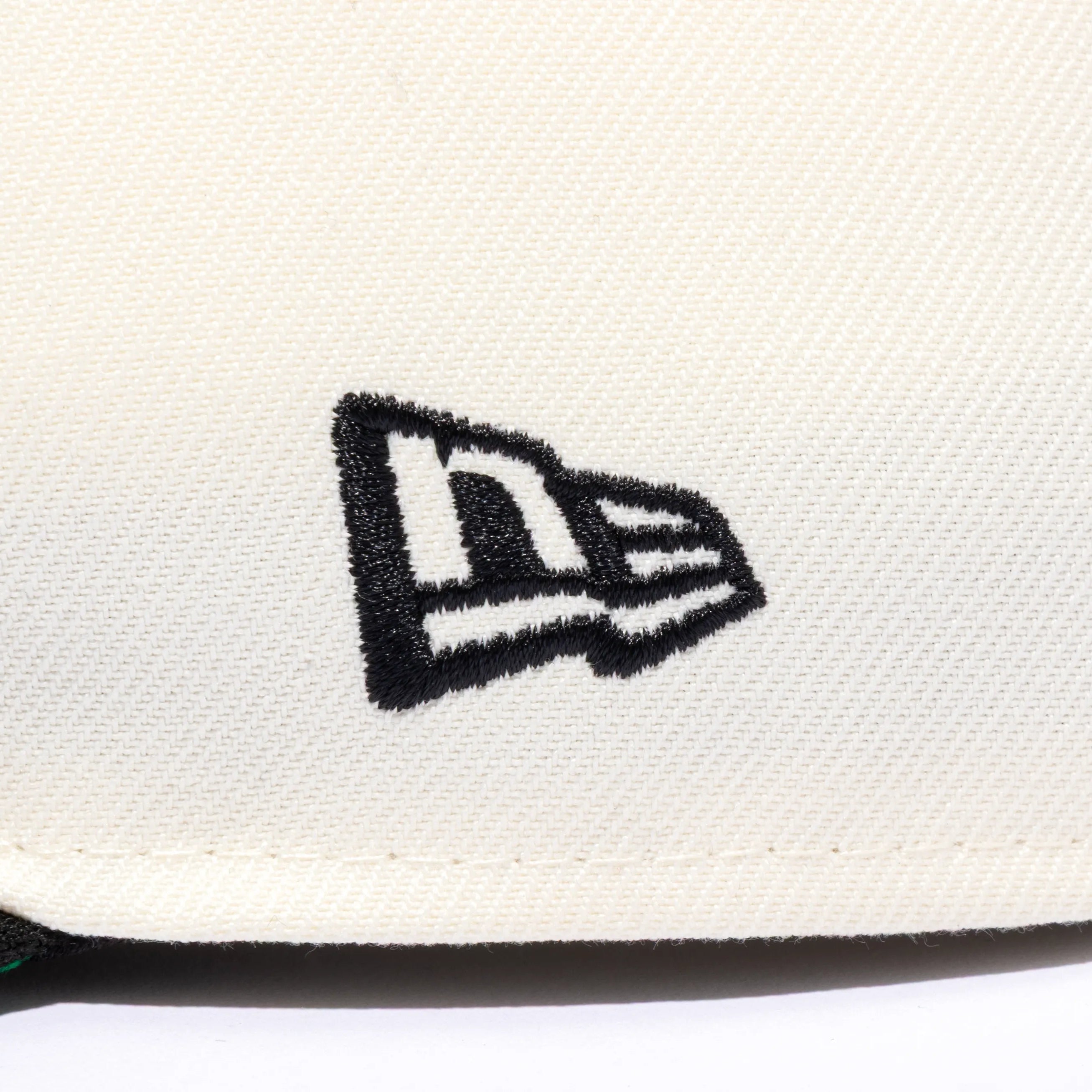 SM-MK8-0000-C22/NE_CAP/CELEBRITY/WHITE