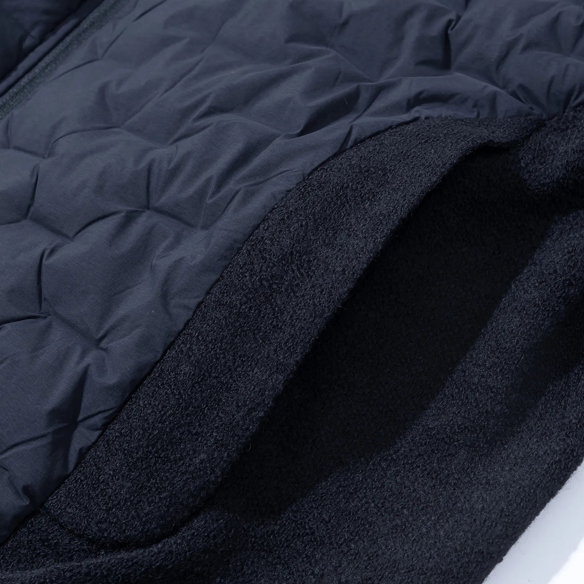 PATH HYBRID KNITTED PADDED JACKET [2COLORS]