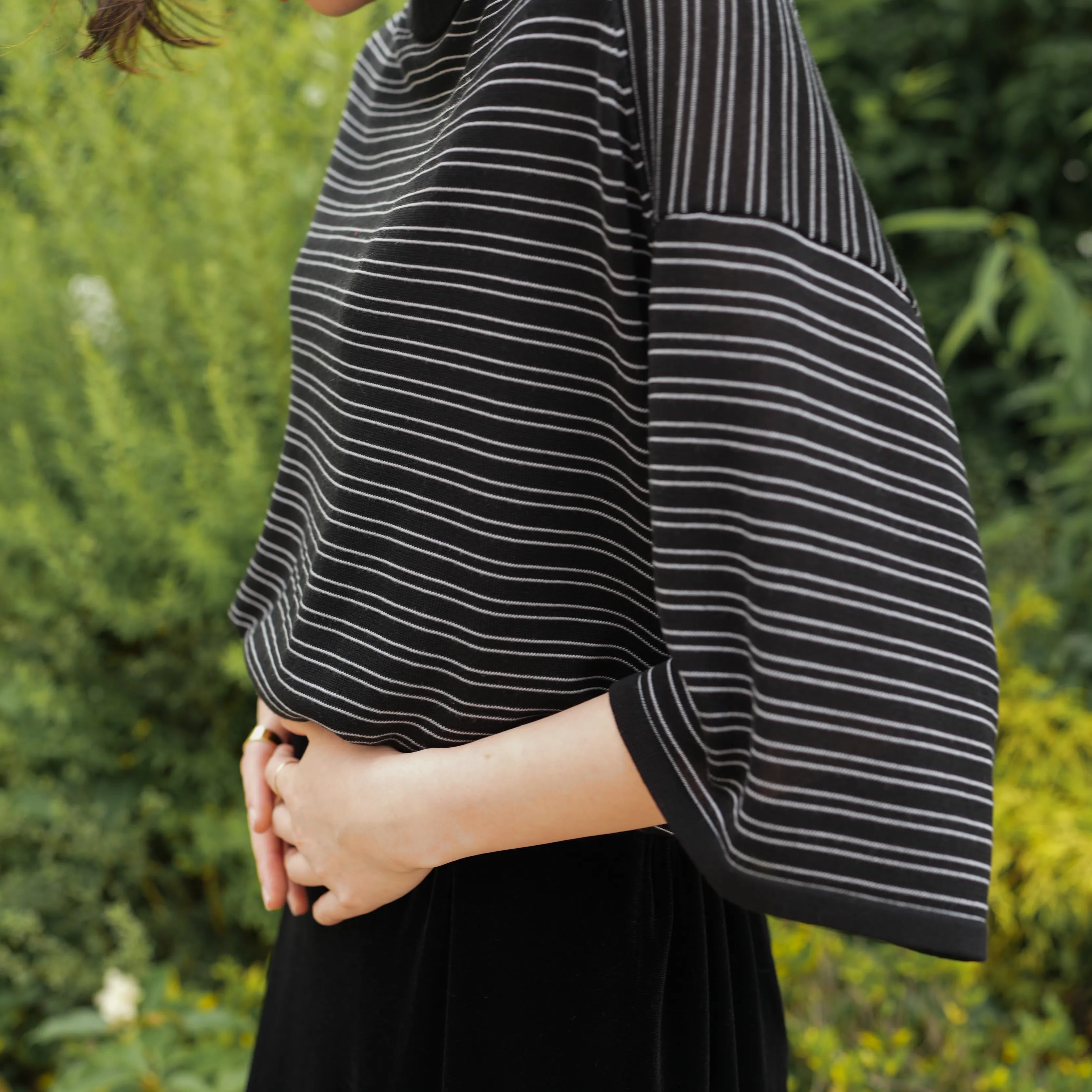 RESEARCHED SWEATER SS /RAYON MIX YARN BORDER [2 COLORS]