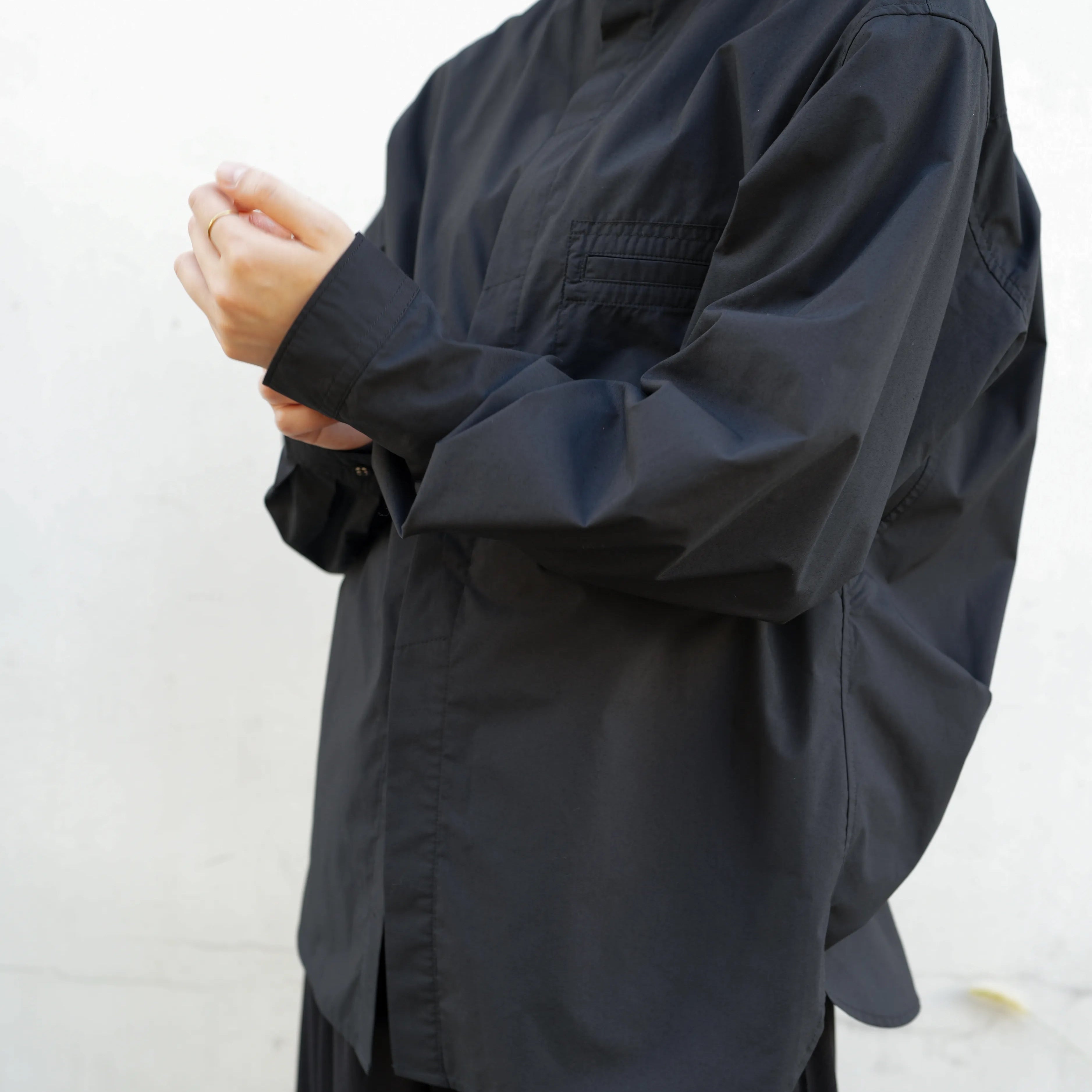 WIDE GUSSET SLEEVE SHIRT