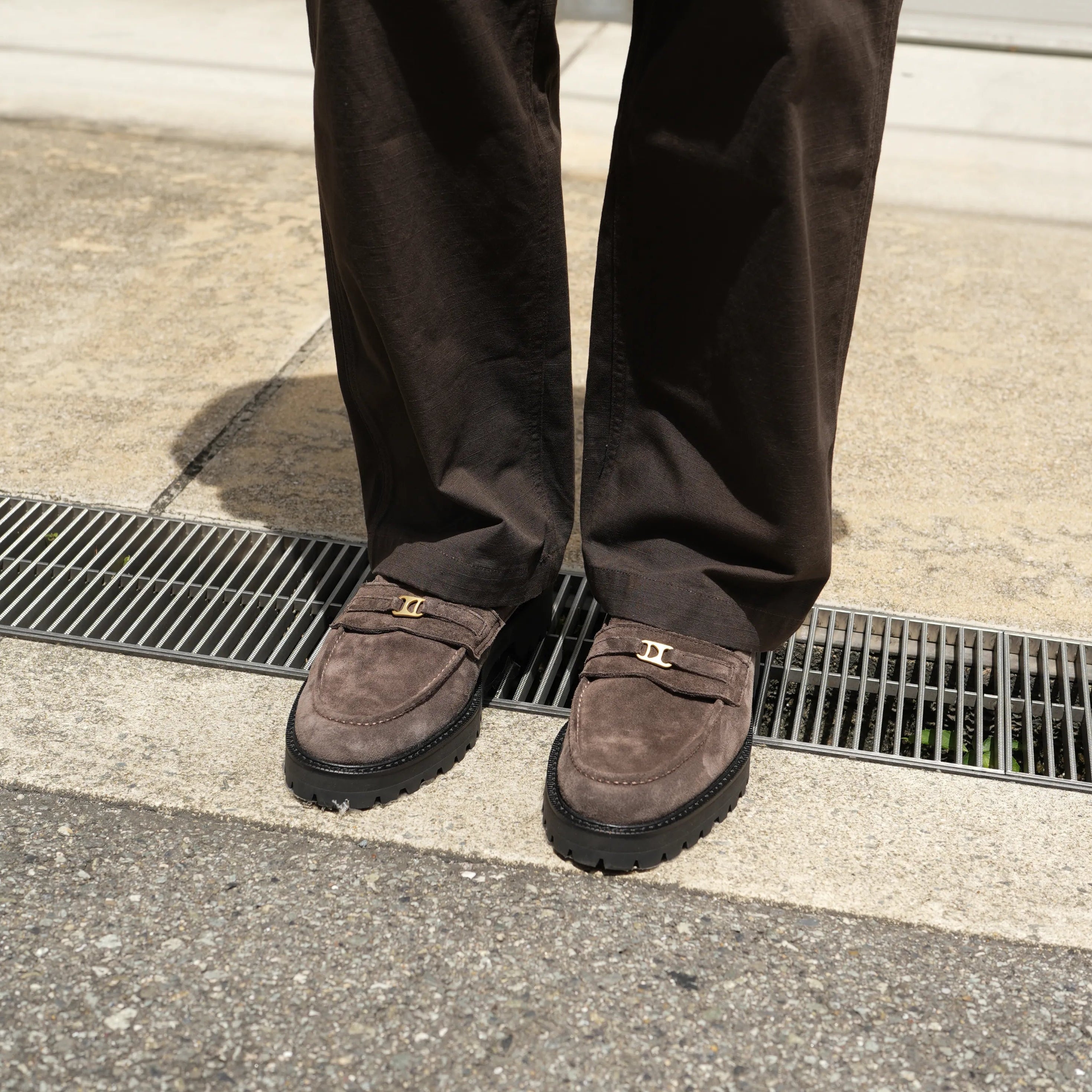 PULL TAB BIT LOFER suede