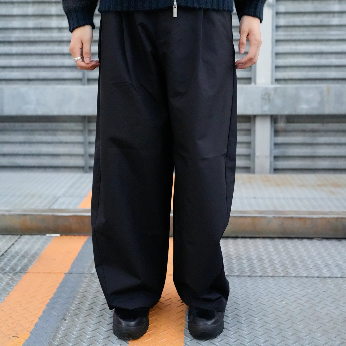 NYLON CURVE PANTS