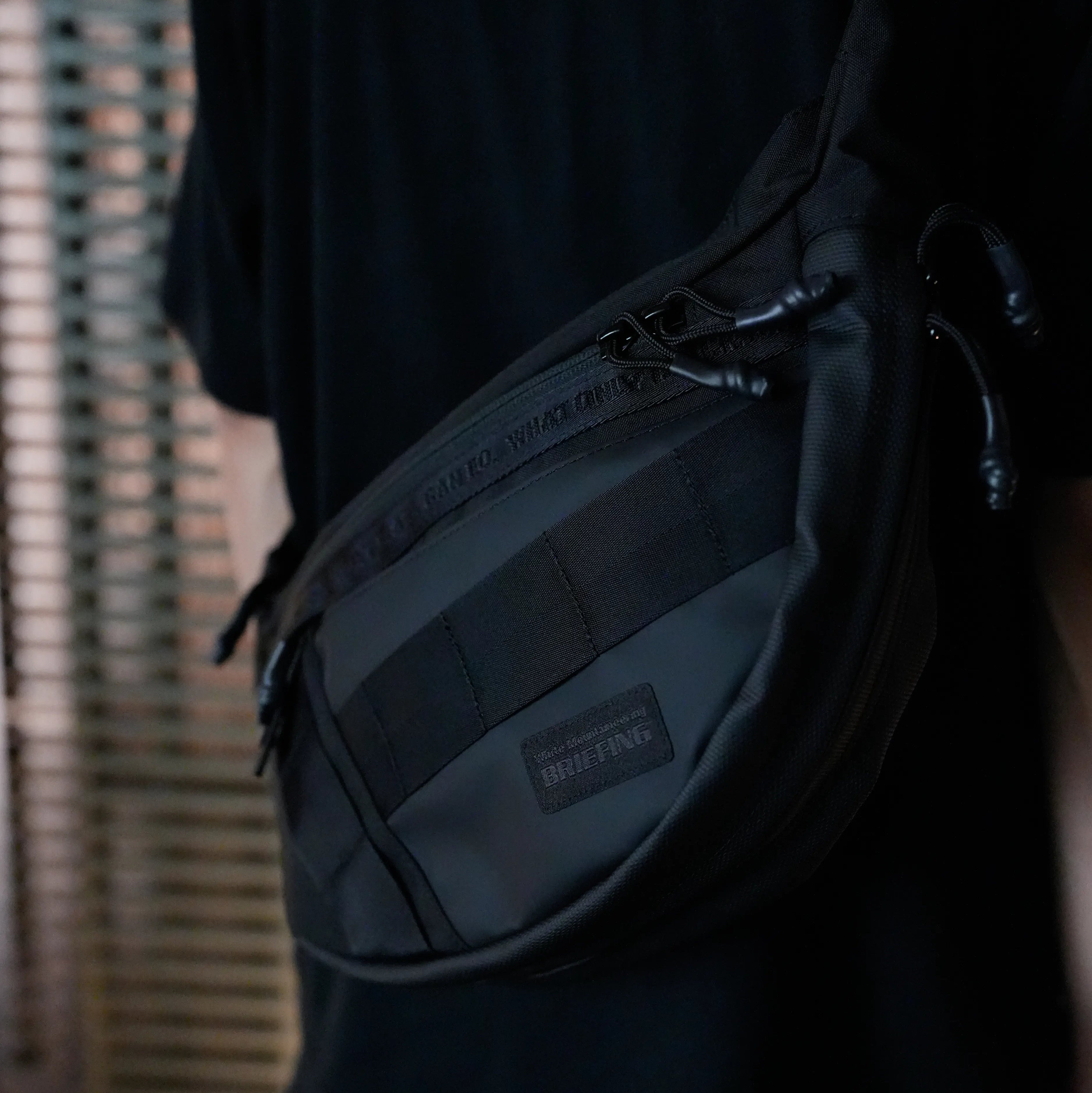 WM×BRIEFING BODY BAG