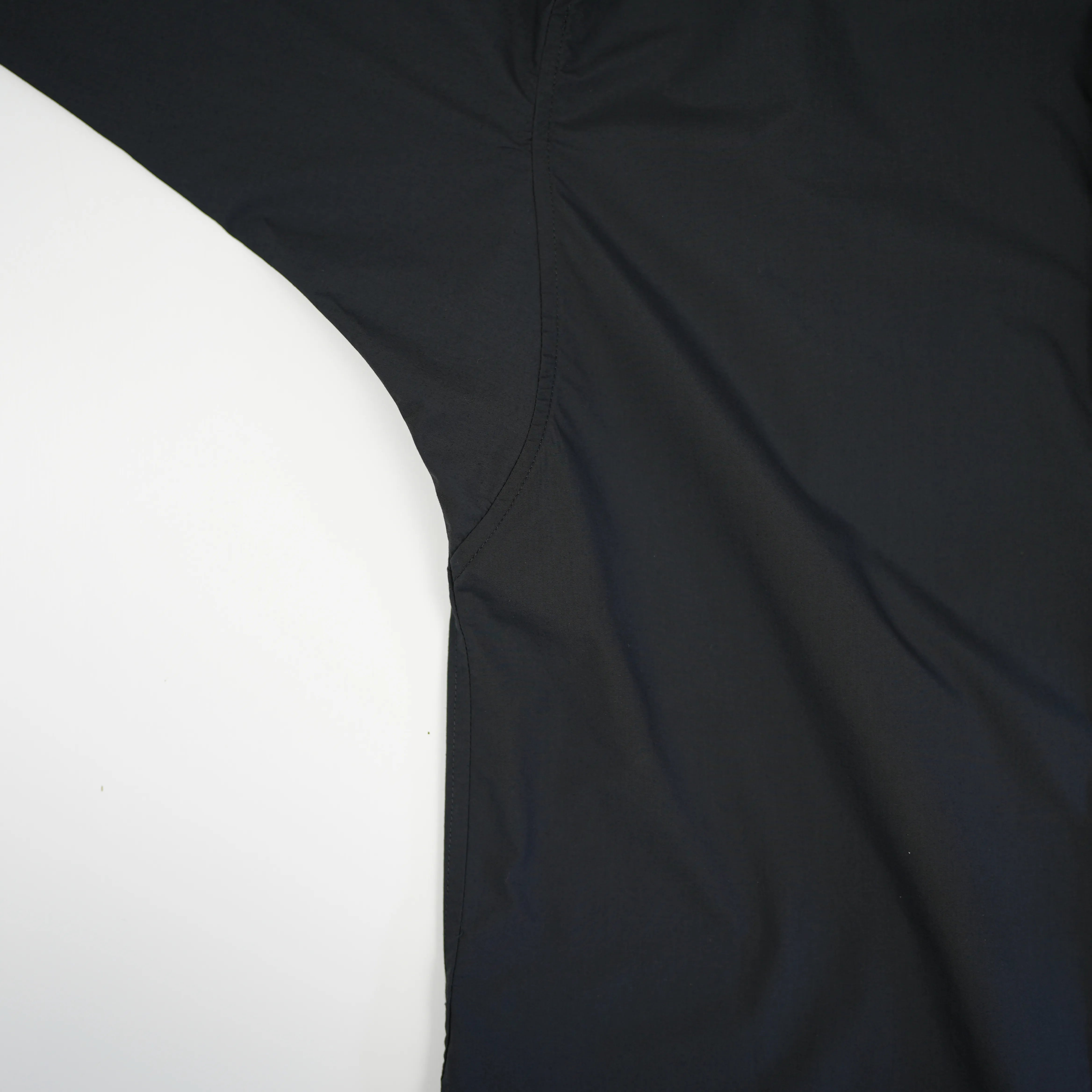 WIDE GUSSET SLEEVE SHIRT