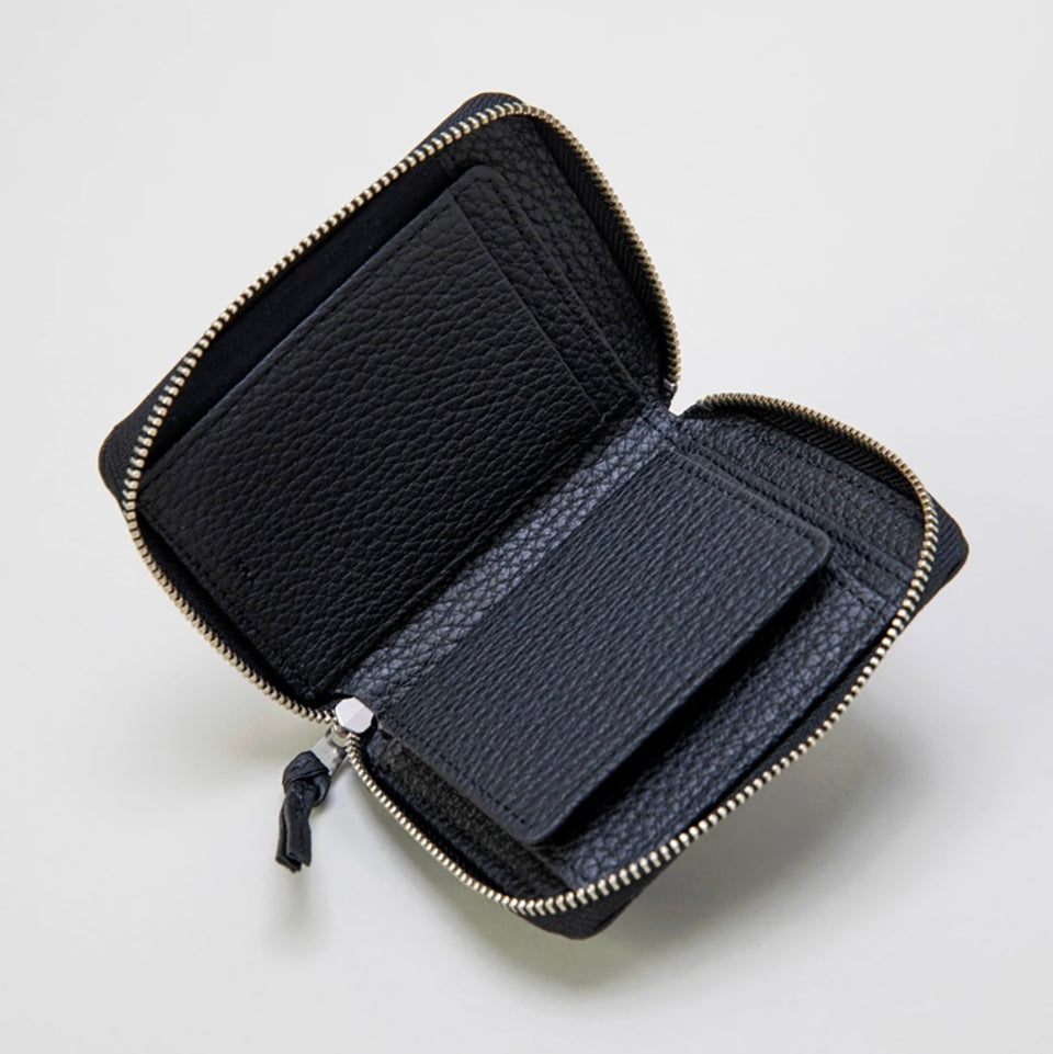 CRISPANIL ROUND PALM WALLET