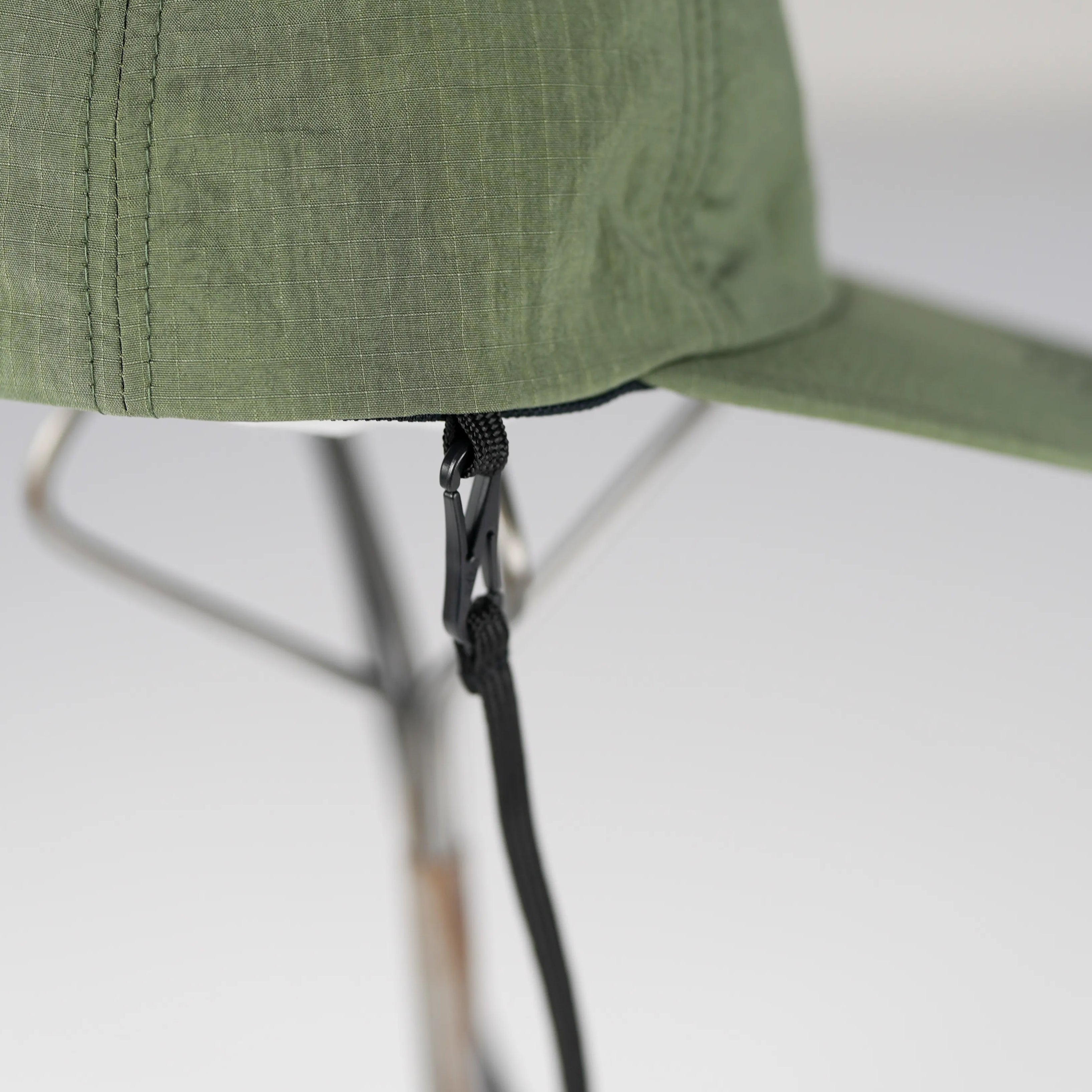 SOFT BRIM 6 PANEL CAP w/ CHIN STRAP [4COLORS]
