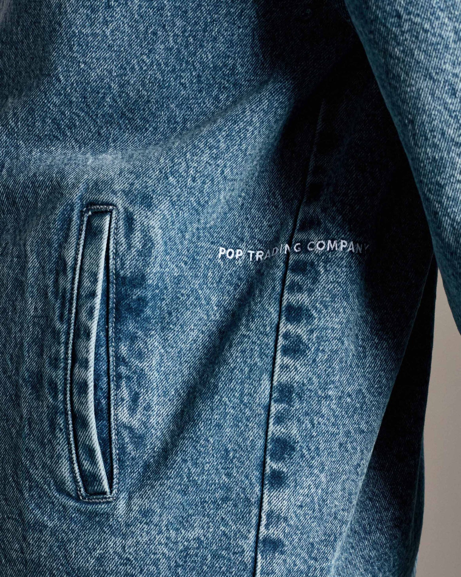 DENIM FULL ZIP JACKET IN STONEWASHED
