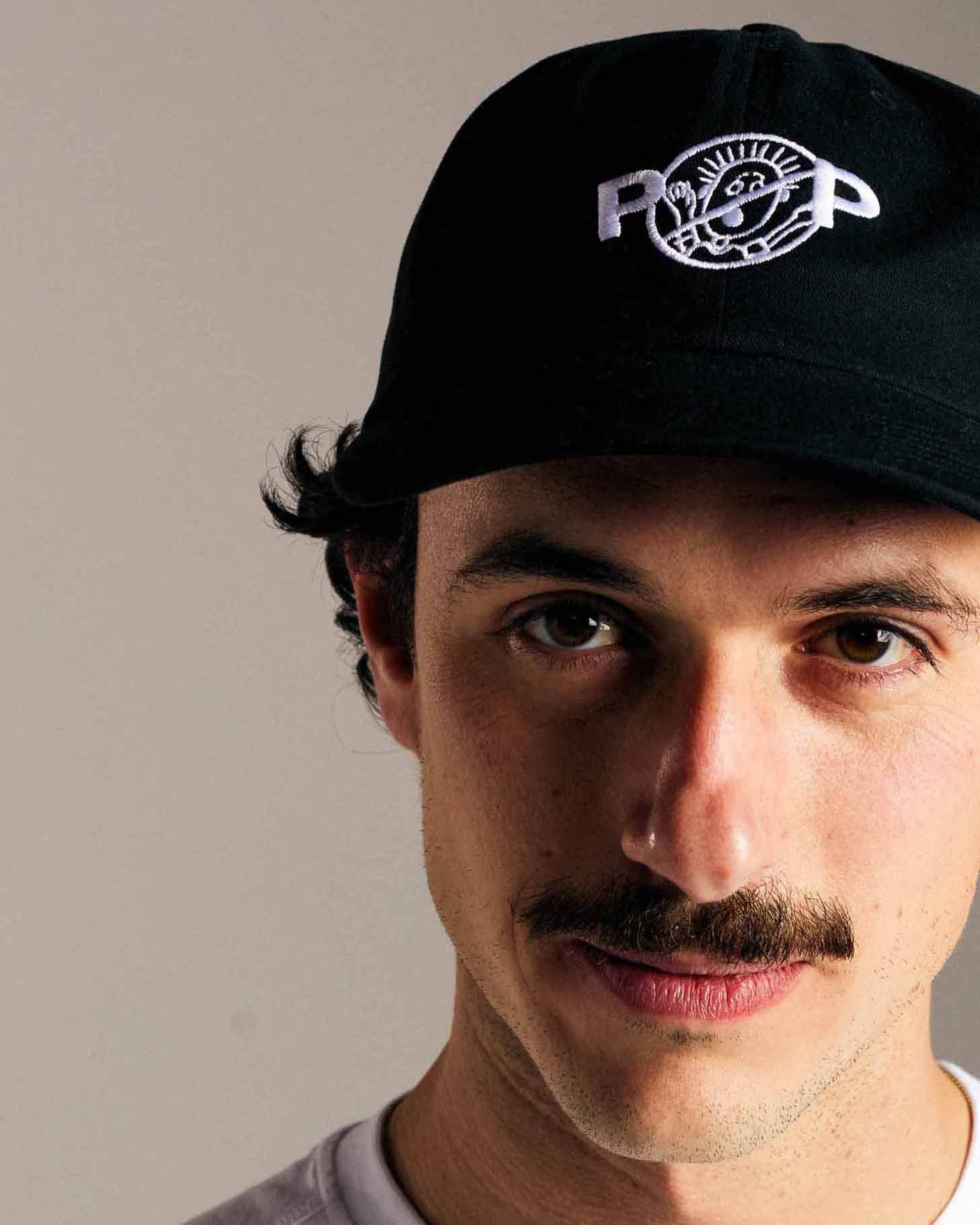 NO SIXPANEL HAT IN BLACK