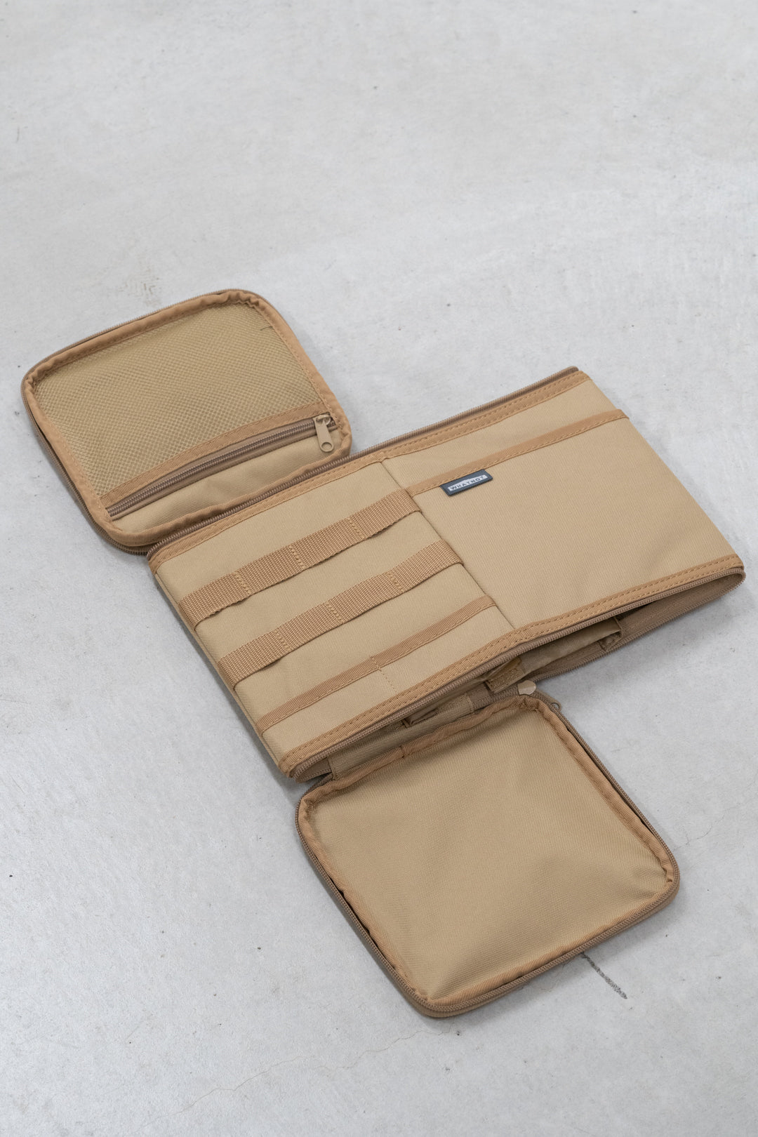WHATNOT / MULTI STORAGE CASE TALL（2colors）