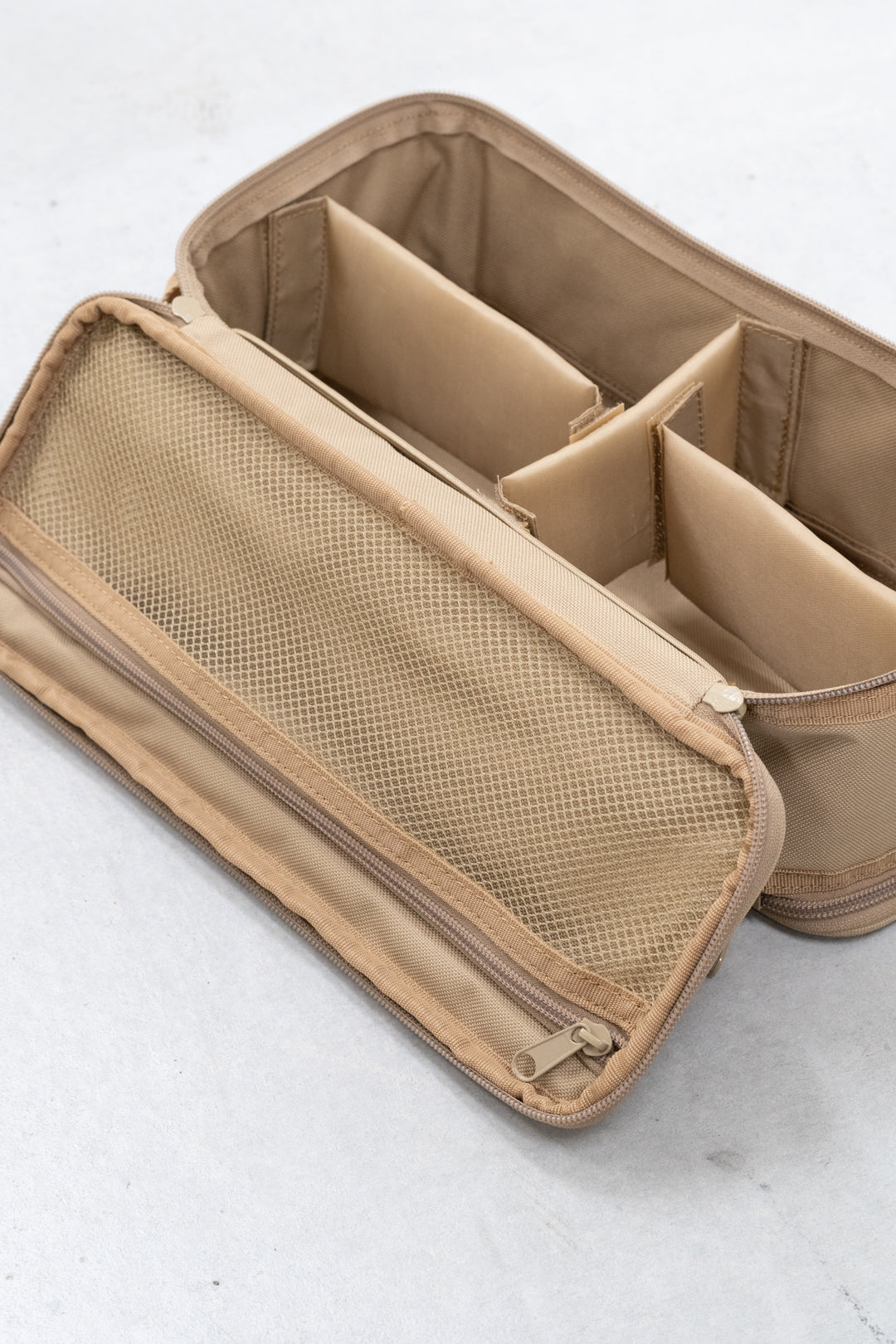 WHATNOT / MULTI STORAGE CASE WIDE（2colors）