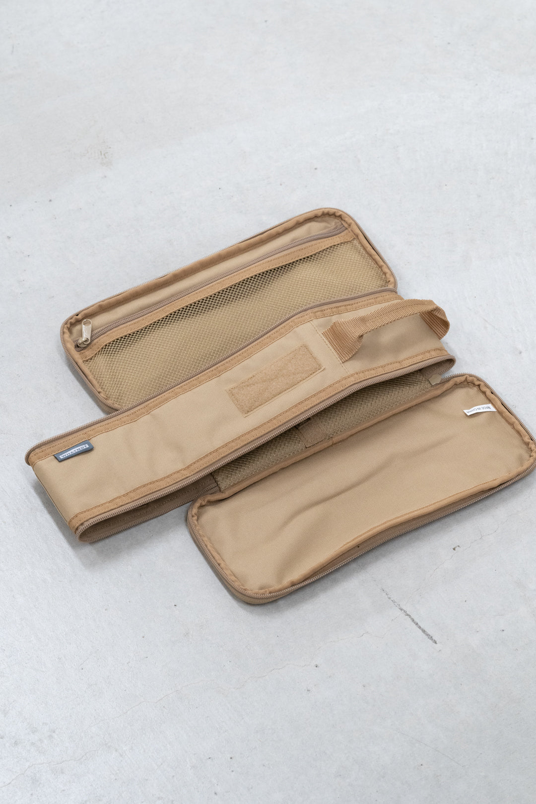 WHATNOT / MULTI STORAGE CASE WIDE（2colors）