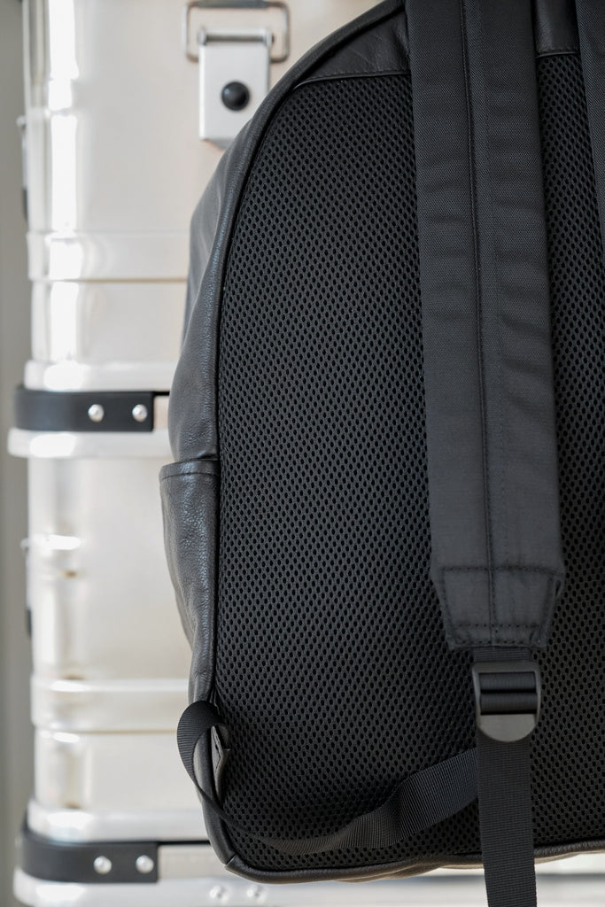 PACKING / LEATHER BACK BAG