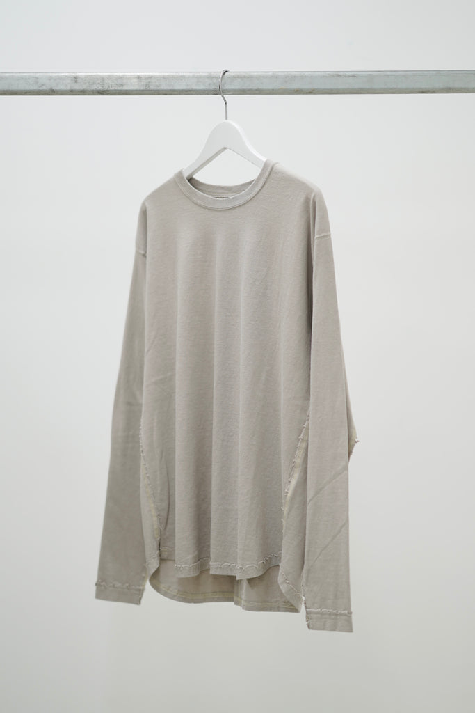 ROUND IN SIDE OUT T